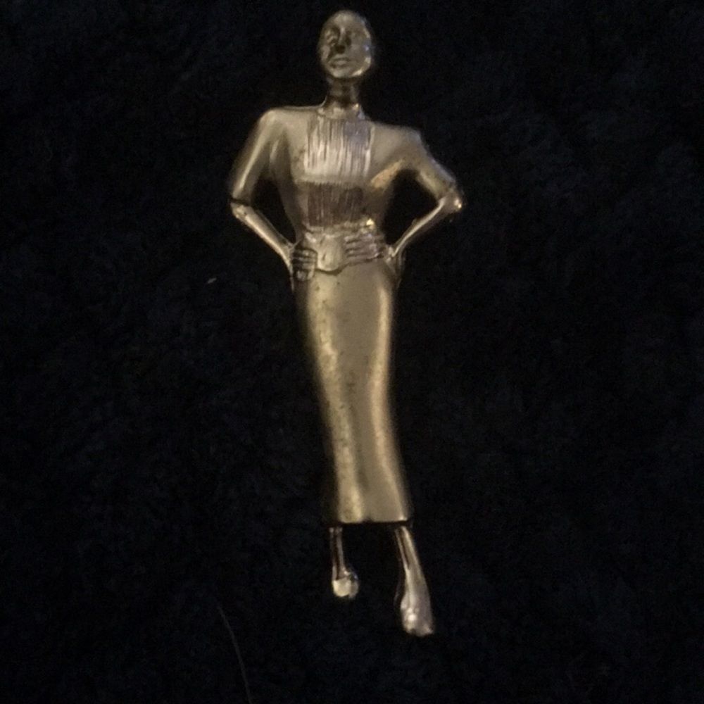 Vintage Elle Brooch Of Stately Woman